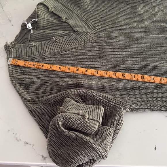 Oversized Green Distressed Sweater (NWT) - Picture 9 of 12